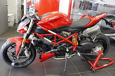 Ducati : Other Ducati 2014 Streetfighter 848 - LIKE NEW
