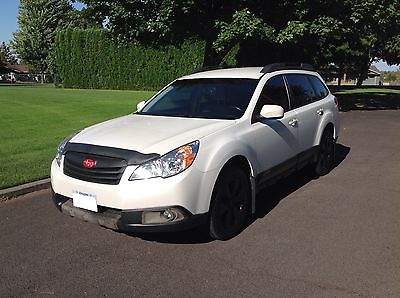 Subaru : Outback 2.5i Limited Wagon 4-Door 2011 subaru outback 2.5 i limited very low miles and lots of extras