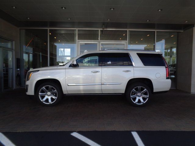 Cadillac : Escalade Premium Premium Collection,NAVIGATION, KONA Interior, Power Running Boards, Low Miles!!