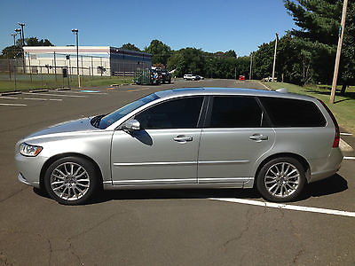 Volvo : V50 4 door station wagon  2009 volvo v 50 2.4 l silver