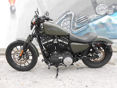 Harley-Davidson : Sportster Harley Davidson Sportster Iron 883