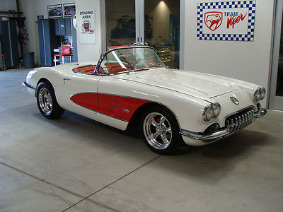 Chevrolet : Corvette WHITE/RED CONVERTIBLE 1960 resto mod corvette restored nice driver very fast 383 and 5 speed