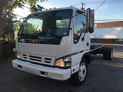 GMC : Other W5S042 2006 gmc w 5500 forward cab and chassis isuzu nqr 5.2 l diesel