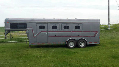 1995 Sundowner 4 horse slant trailer with tack room. 21 ft