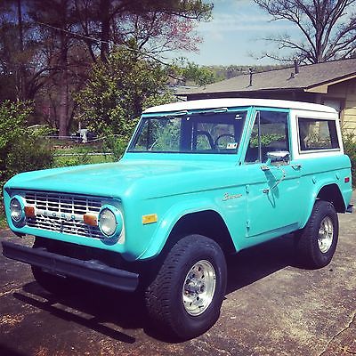 Ford : Bronco Classic 1970 Turquoise Ford Bronco Convertible