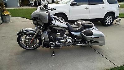 Harley-Davidson : Touring 2015 cvo street glide with detachable tour trunk