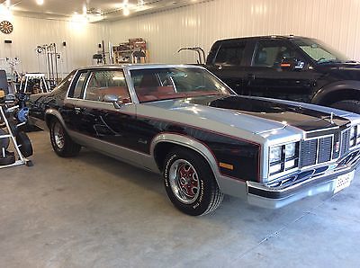 Oldsmobile : Eighty-Eight Delta 88 1977 oldsmobile delta 88 indianapolis pace car