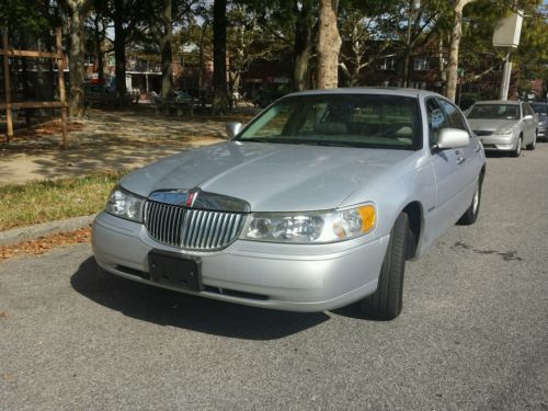Lincoln : Town Car Signature TOURING LEATHER HEATED SEATS MOONROOF SIDE AIRBAGS CALL NOW