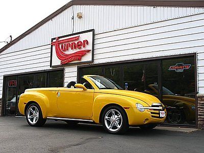 Chevrolet : SSR SSR 2004 chevrolet ssr with only 15 889 miles