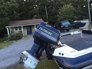 1990 STRATOS 270 V  WITH 120 EVINRUDE GREAT FISHING BOAT