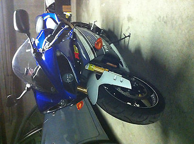 Yamaha : YZF-R Yamaha R1 YZF1000 R1 sport bike