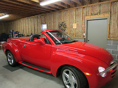 Chevrolet : SSR Base Convertible 2-Door 2004 chevrolet ssr red convertible 4300 miles nice and clean 1 owner