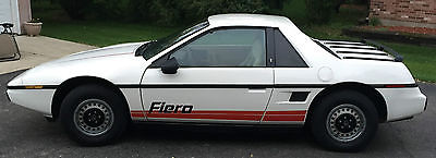 Pontiac : Fiero SE Coupe 2-Door 1984 pontiac fiero se coupe 2 door 2.5 l