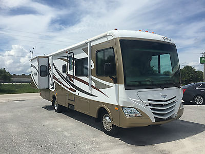 2012 Fleetwood Storm 30SA Class A Motorhome with 2 slide outs Like New Low miles