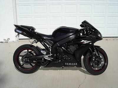 Yamaha : YZF-R FLORIDA, R1,YZFR-1,BLACK 16K MILES,EXHAUST,POWER COMMANDER,NEW TIRES AND SERVICE