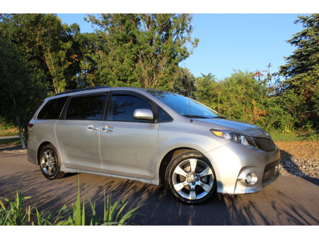 Toyota : Sienna SE 8 Pass 2013 toyota sienna se 8 passenger recovered theft salvage rebuilt title