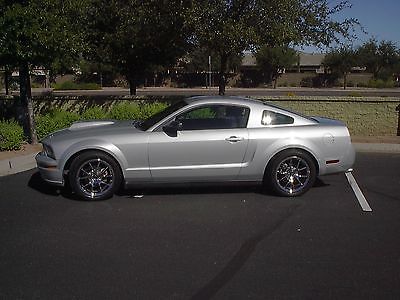 Ford : Mustang GT Base Coupe 2-Door GT Base Coupe 2-Door 4.0 L V6