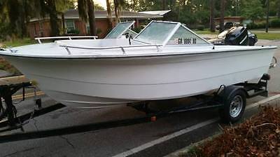 18' Bow-rider Run-about Cimarron Dual-console with 200HP Mercury Black Max