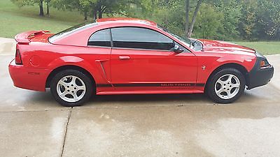 Ford : Mustang 2 door coupe This is a 2002 Ford Mustang 3.8 V6