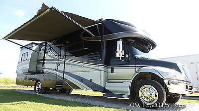 GULFSTREAM SUPERNOVA MOTORHOME! BEAUTIFUL RV SLEEPS 8, ONAN, 2 SLIDES,