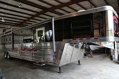 2007 Limited Edition Cowboy Classic Bloomer 4 Horse Trailer w/GlideOut Expansion