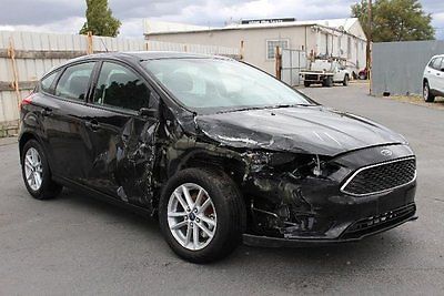 Ford : Focus SE Hatch  2015 ford focus se hatch wrecked damaged fixer economical low miles wont last