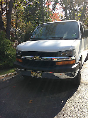 Chevrolet : Express RWD 3500  15 passenger extra clean leather seats