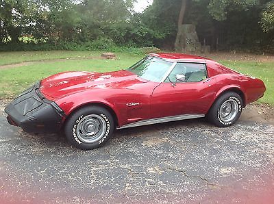 Chevrolet : Corvette 1975 corvette stingray maroon l 48 with t tops and a 4 speed transmission