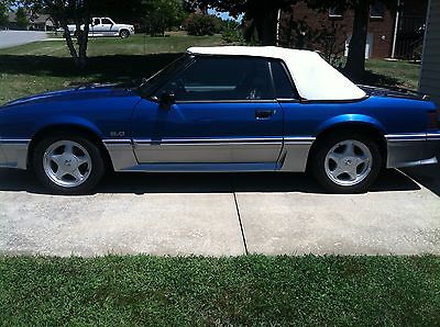 Ford : Mustang GT 1992 ford mustang gt convertible 2 door 5.0 l