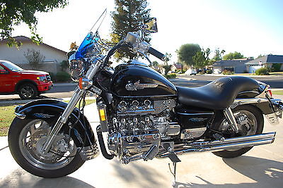 Honda : Valkyrie 1998 honda valkyrie tourer 7 900 miles lots of extras showroom condition