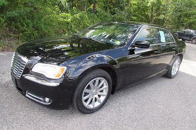 Chrysler : 300 Series 4dr Sedan RWD 2013 chrysler 300 black black leather we finance low miles clean car fax 16975