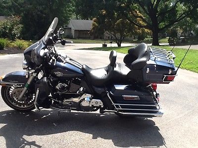 Harley-Davidson : Touring Harley Ultra Classic with many extras
