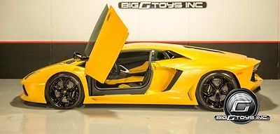 Lamborghini : Aventador LP700-4 Coupe 2-Door 2013 lamborghini aventador lp 700 4 giallo orion yellow 3 k miles