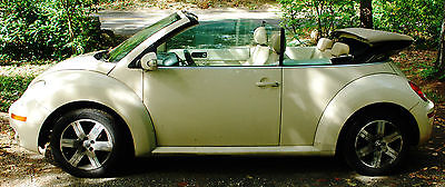 Volkswagen : Beetle-New Stabdard 2006 vw beetle convertible daughters college car please photos see description