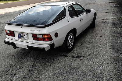 Porsche : 924 S very rare two owner 1987 Porsche 924S with 32,700 original miles