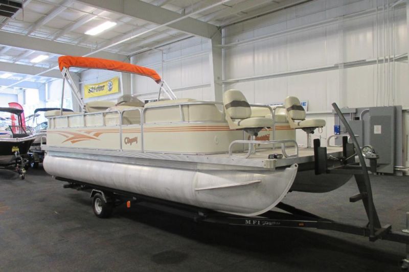 2005 Odyssey 322 FCC Classic With Only 217 Engine Hours!