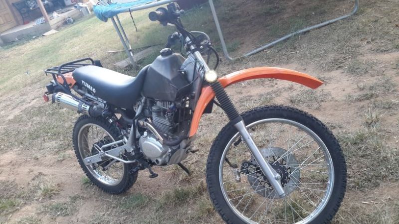Yumbo  dirt bike 200 cc