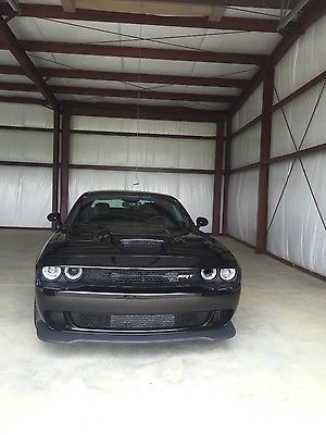Dodge : Challenger srt 2015 hellcat with only 3 miles so never driven