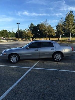 Lincoln : Town Car Signature Sedan 4-Door 2005 lincoln town car