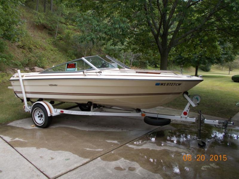 1986 Searay Seville, 140 hp IO,16.5 ft. Perfect for fishing or Sking.