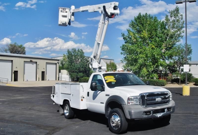 2005 Ford F550 SD 42' Altec AT37G Articulating Telescopic Bucket Truck