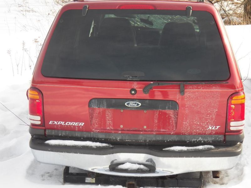 Clean 1999 Ford Explorer parts. Rust Free Tailgate