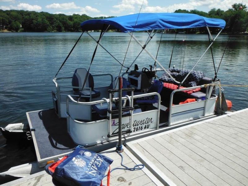 SweetWater 16ft Pontoon Boat with Johnson 9.9hp engine & 2003 Load Rit