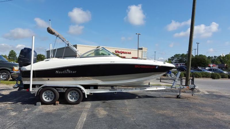 2014 NauticStar 203 DC sport deck boat. Only 34 hours!