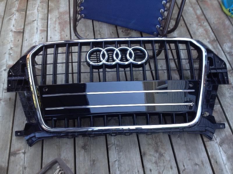 Audi q3 grill Chrome with sensor hole