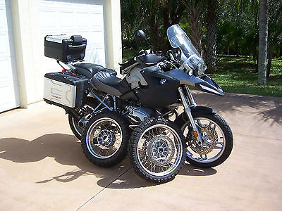 BMW : R-Series R1200GS, 2006, 8000 miles, Grey, $4000 options, 3 BMW hard cases, extra wheels