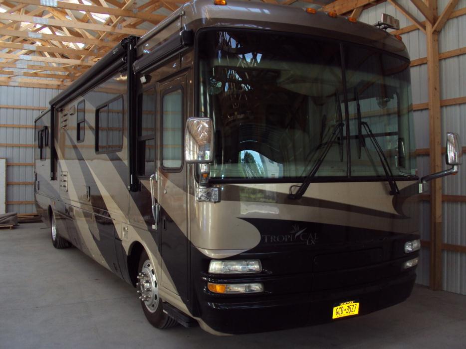 2005 National Rv Tropical 370