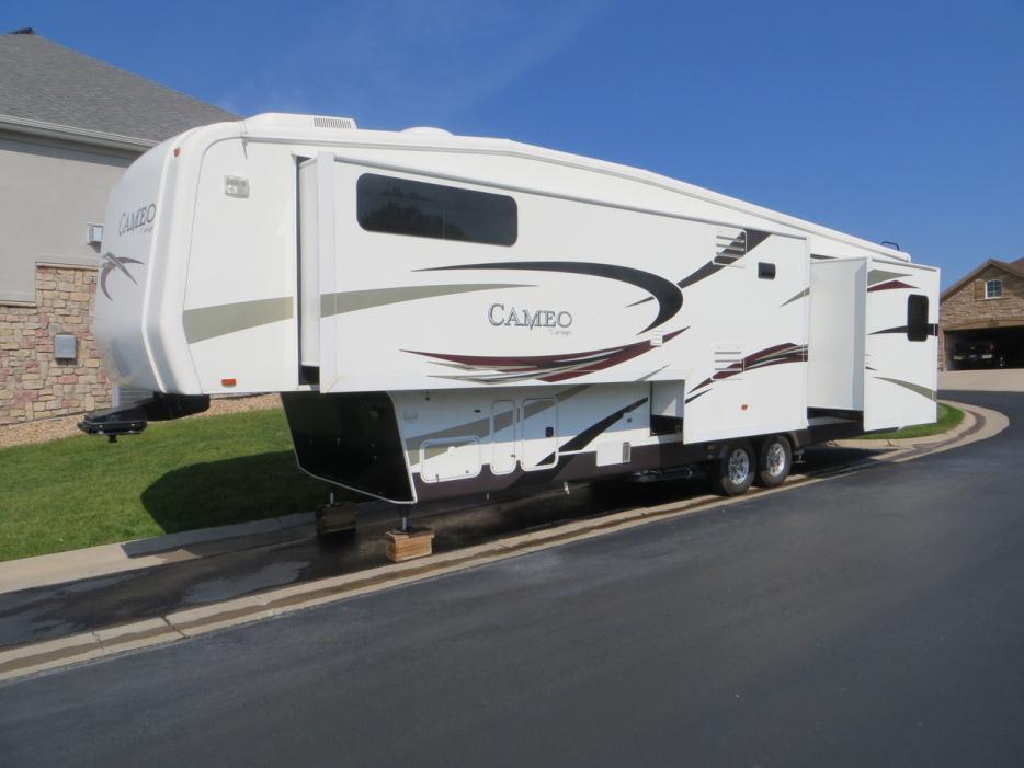 2009 Carriage Cameo 35SB3