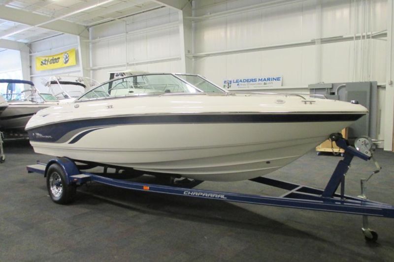 NICE 2000 Chaparral 196 SSI Bowrider w/Only 136 Engine Hours & 220 HP!