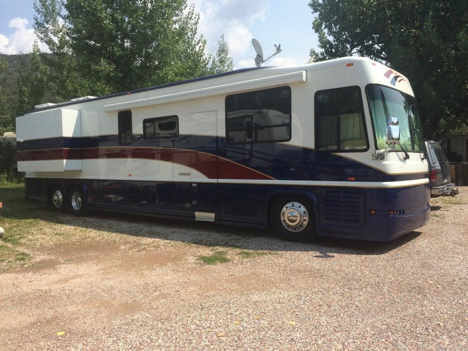 2009 Newell Coach 45'